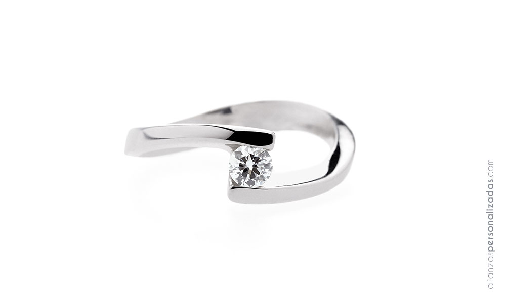 5 curiosidades sobre el anillo de compromiso