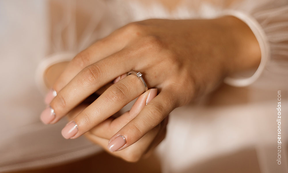 5 curiosidades sobre el anillo de compromiso
